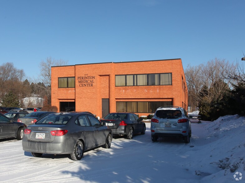 800 Ayrault Rd, Fairport, NY à louer - Photo du bâtiment - Image 3 de 12