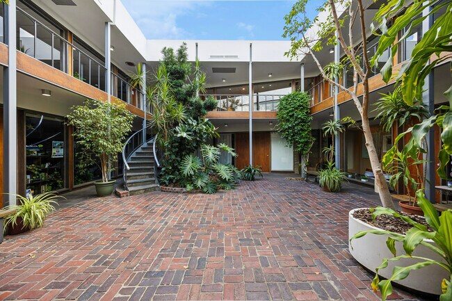 Plus de détails pour 16 Lancaster Ave, Ardmore, PA - Bureau à louer