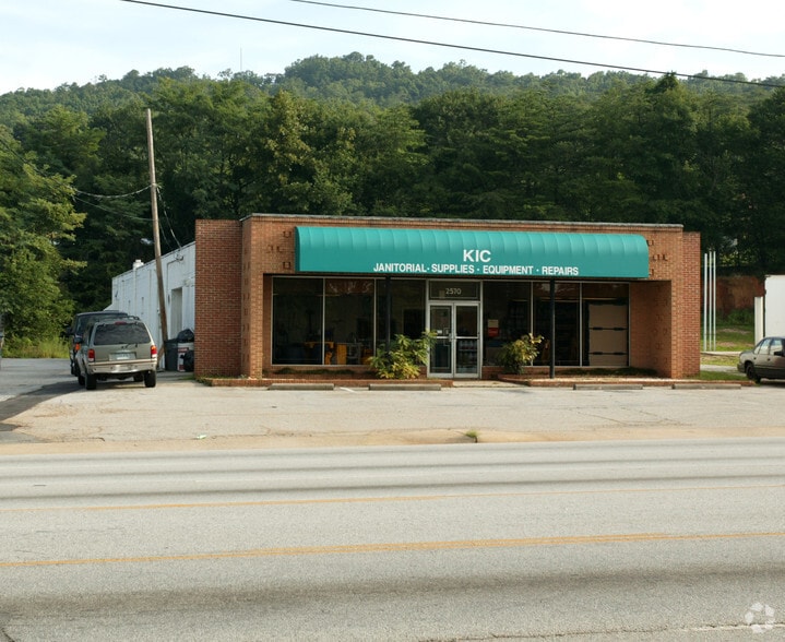 2570 N Pleasantburg Dr, Greenville, SC for sale - Building Photo - Image 2 of 3