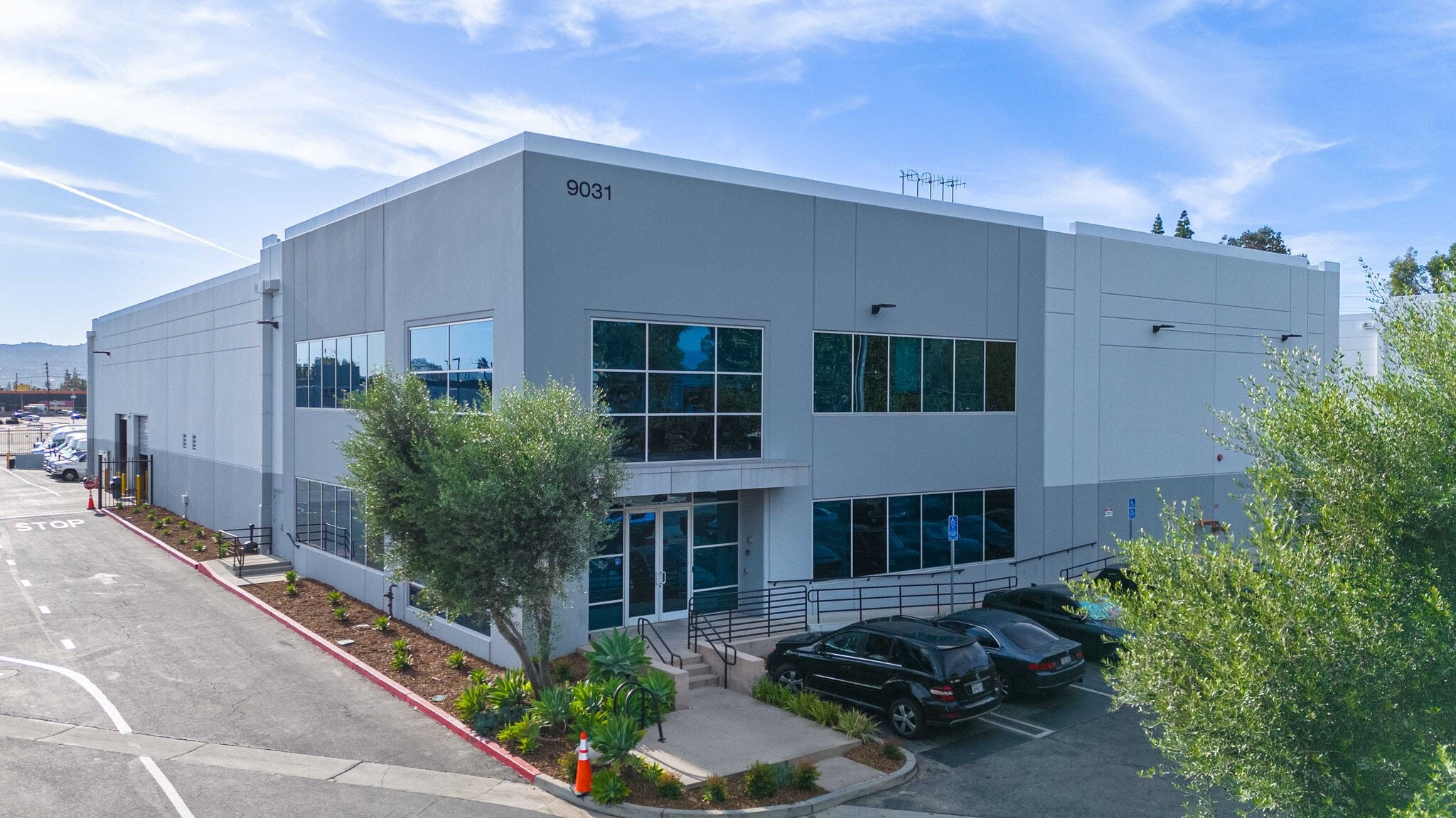 9031 N Lurline Ave, Chatsworth, CA for lease Primary Photo- Image 1 of 61