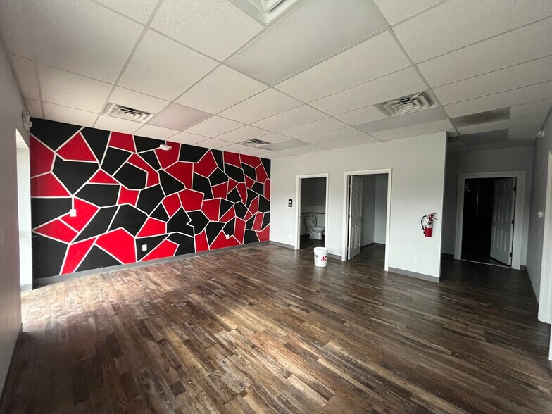 206 N West St, Wichita, KS à vendre - Photo du bâtiment - Image 2 de 7