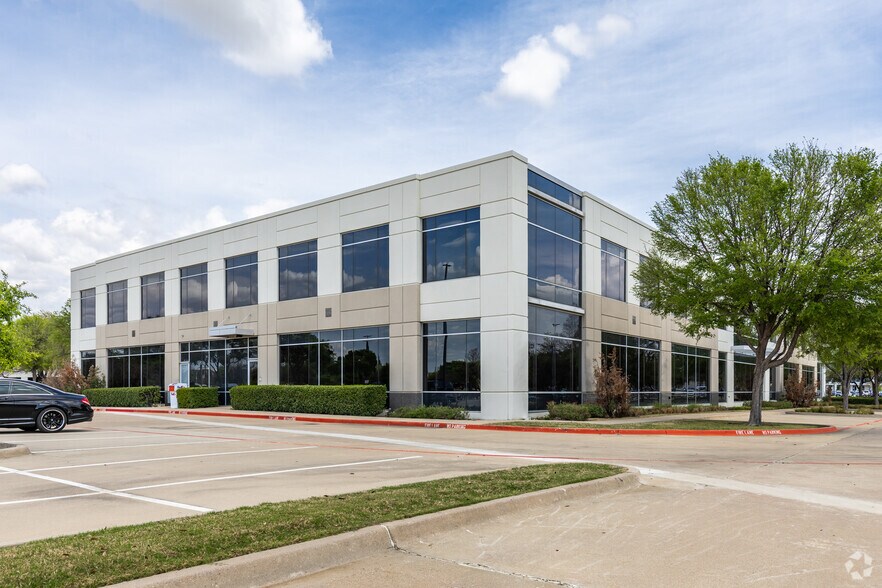 4800 Regent Blvd, Irving, TX à louer - Photo du bâtiment - Image 3 de 13