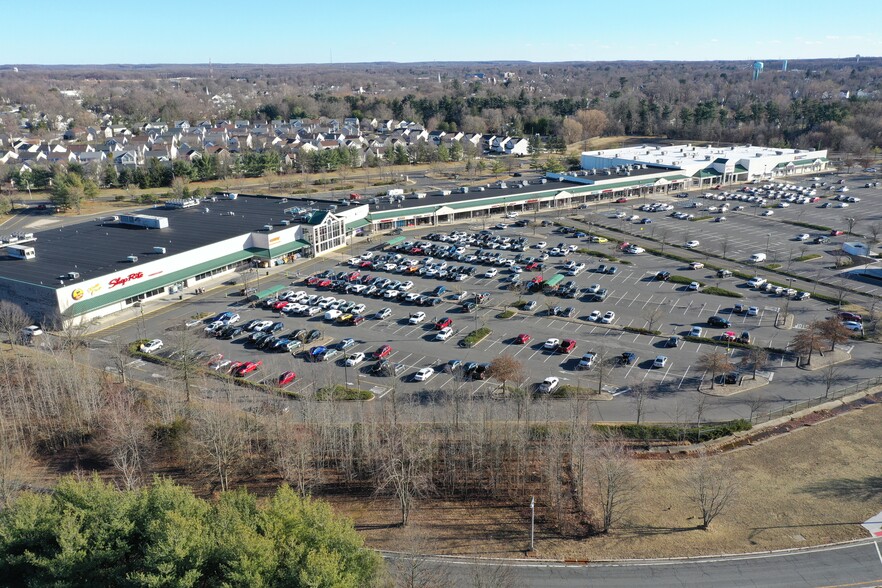 319 US Highway 130, East Windsor, NJ for lease - Building Photo - Image 1 of 9