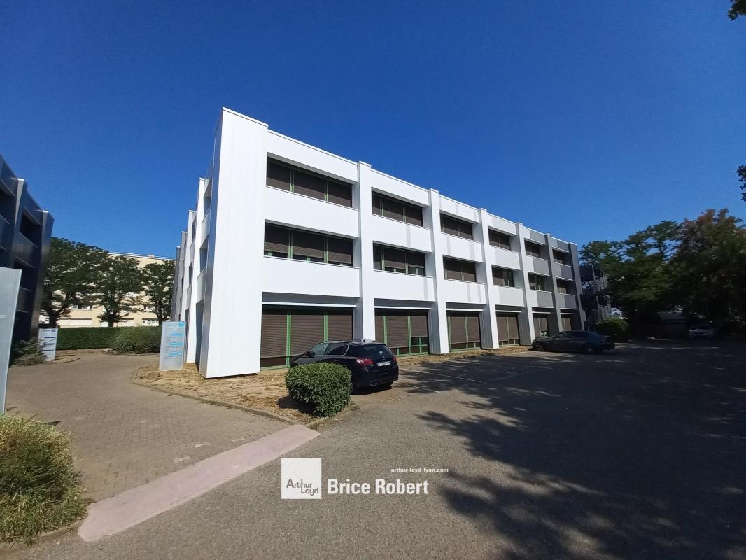 1-3 Rue Colonel Chambonnet, Bron for lease Building Photo- Image 1 of 8