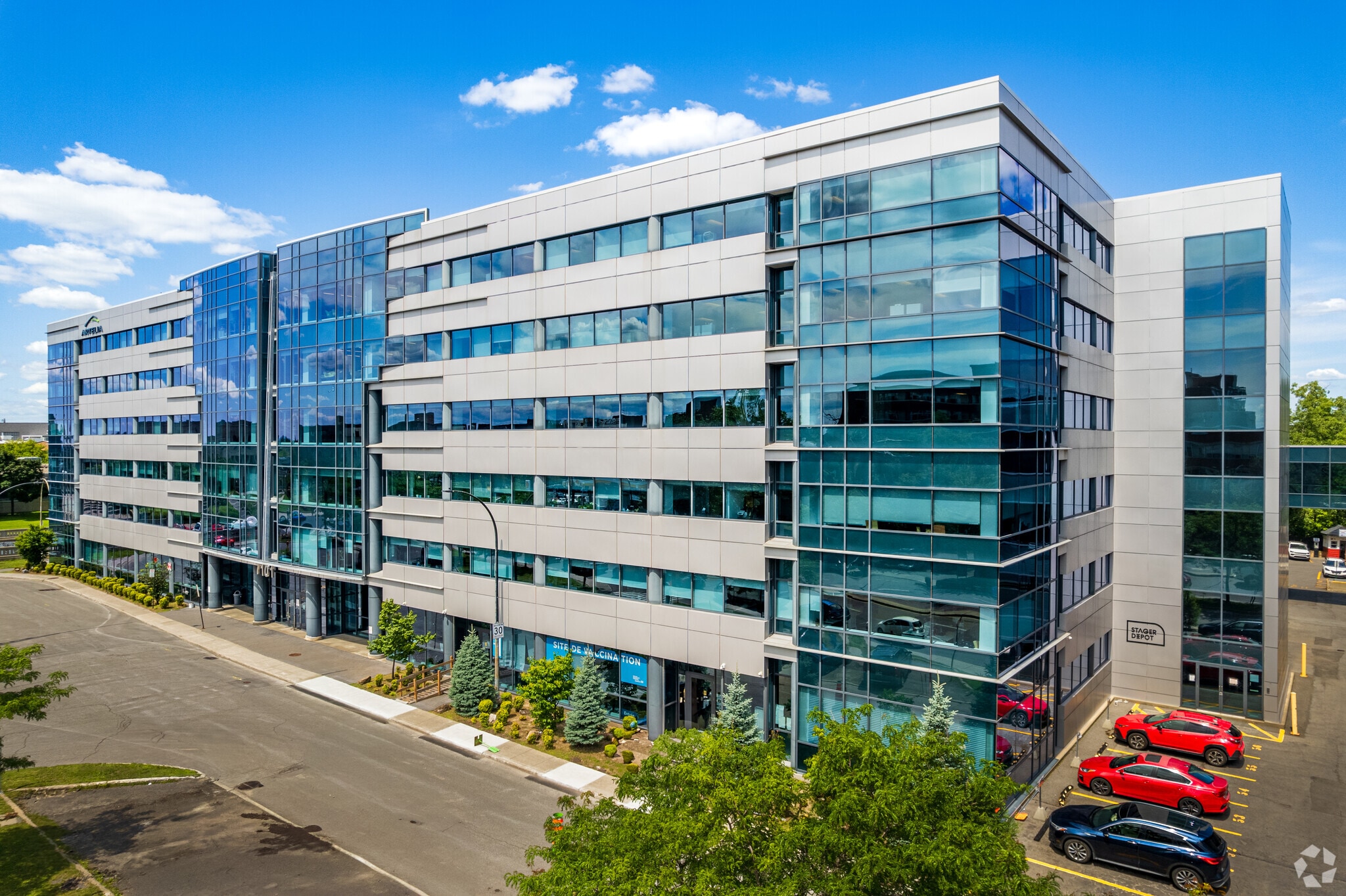 7101 Av du Parc, Montréal, QC for lease Building Photo- Image 1 of 16