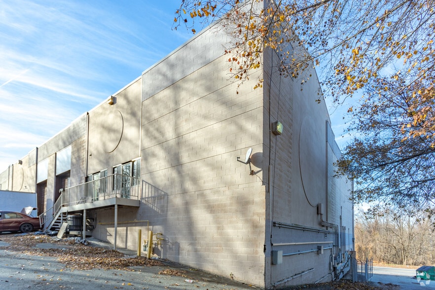 8741 Ashwood Dr, Capitol Heights, MD for lease - Building Photo - Image 3 of 18