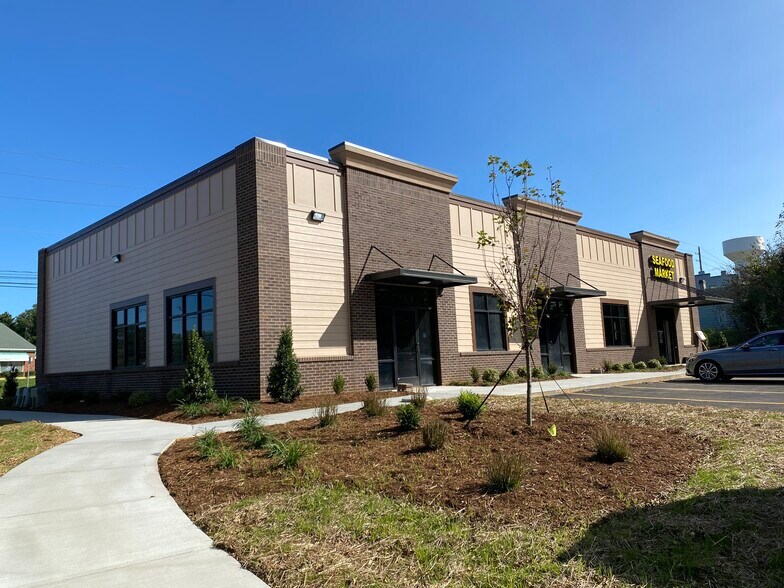 463 W Main St, Rock Hill, SC à louer - Photo du bâtiment - Image 3 de 5