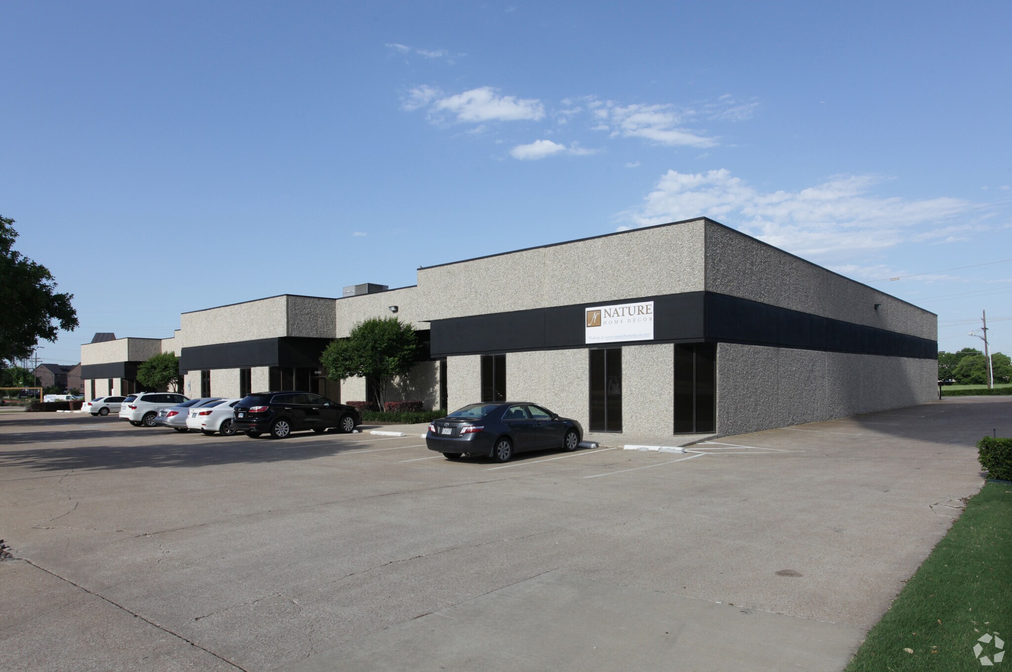 15101-15107 Surveyor Blvd, Addison, TX for lease Primary Photo- Image 1 of 6