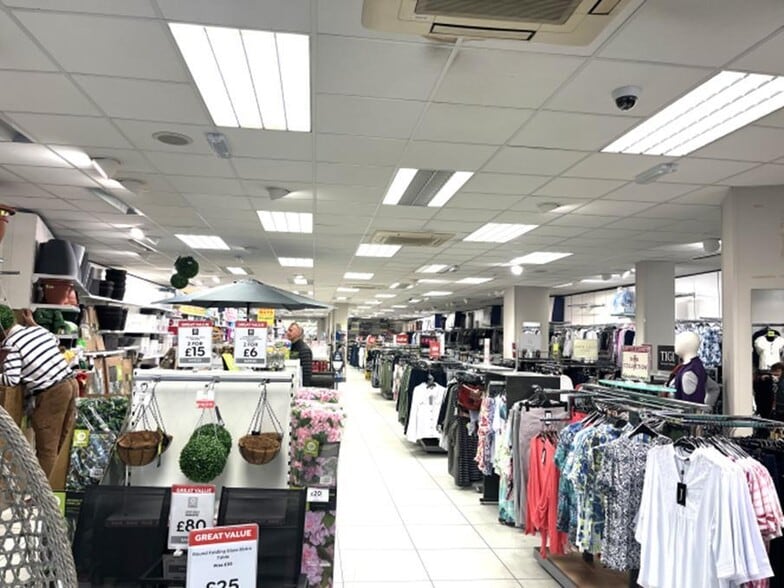 32-33 Market Pl, Wokingham for lease - Building Photo - Image 3 of 3