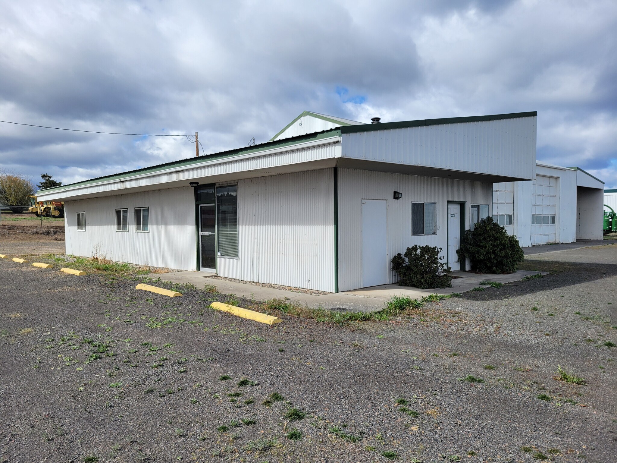 3390 SW Highway 97, Madras, OR for sale Primary Photo- Image 1 of 9