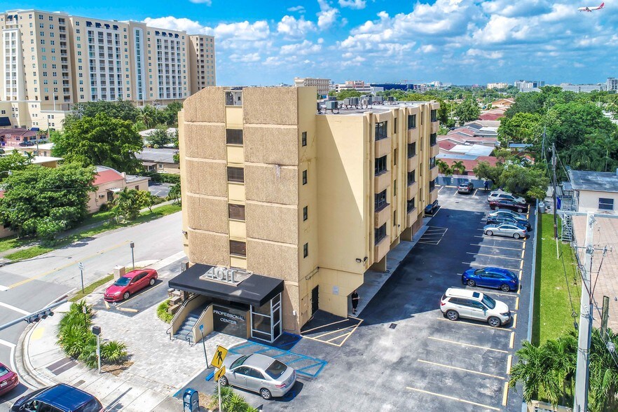 4011 W Flagler St, Miami, FL à vendre - Photo du bâtiment - Image 3 de 12