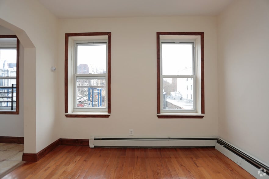 354 E 116th St, New York, NY for lease - Building Photo - Image 3 of 20