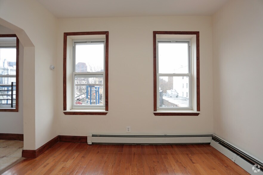 354 E 116th St, New York, NY à louer - Photo du bâtiment - Image 3 de 20