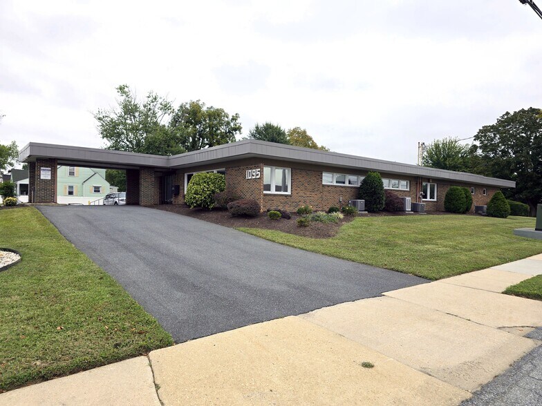 1095 S Bradford St, Dover, DE à louer - Photo du bâtiment - Image 1 de 6