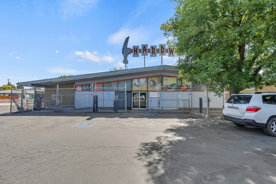 5303 Freeport Blvd, Sacramento, CA for lease - Building Photo - Image 1 of 40