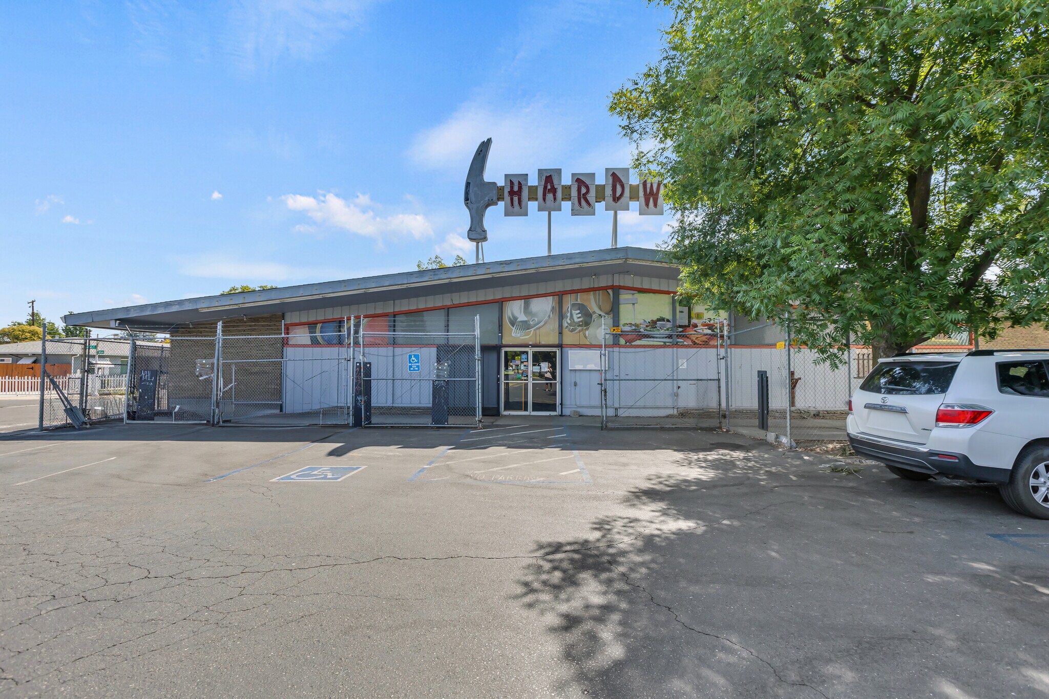 5303 Freeport Blvd, Sacramento, CA à louer Photo du bâtiment- Image 1 de 41