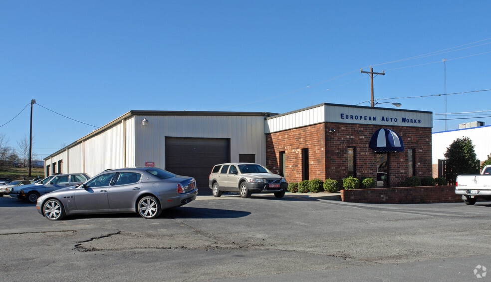 600 Tipton Pl, Greensboro, NC for lease - Primary Photo - Image 1 of 13