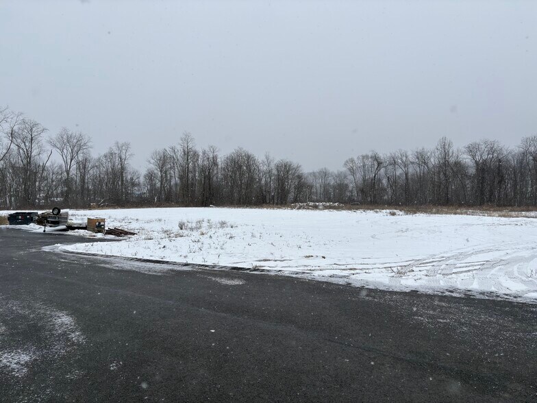 1397 RT 837, Elrama, PA à vendre - Photo du bâtiment - Image 2 de 13