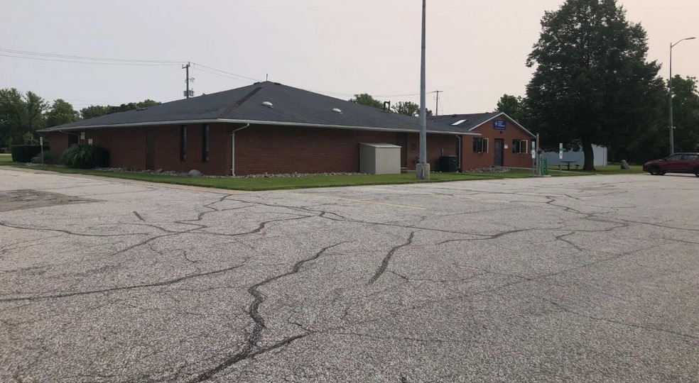 2109 London Line, Sarnia, ON for lease - Building Photo - Image 2 of 3