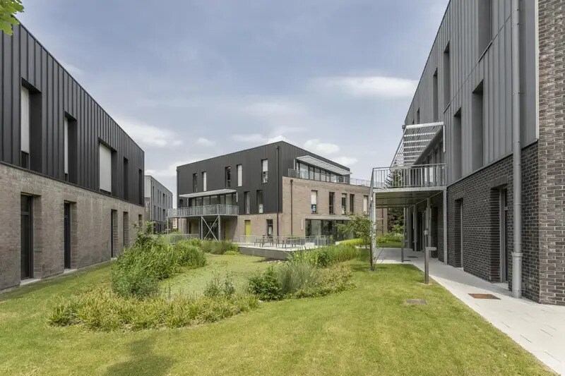 61 Rue De La Cimaise, Villeneuve-d'Ascq à louer - Photo du bâtiment - Image 2 de 11