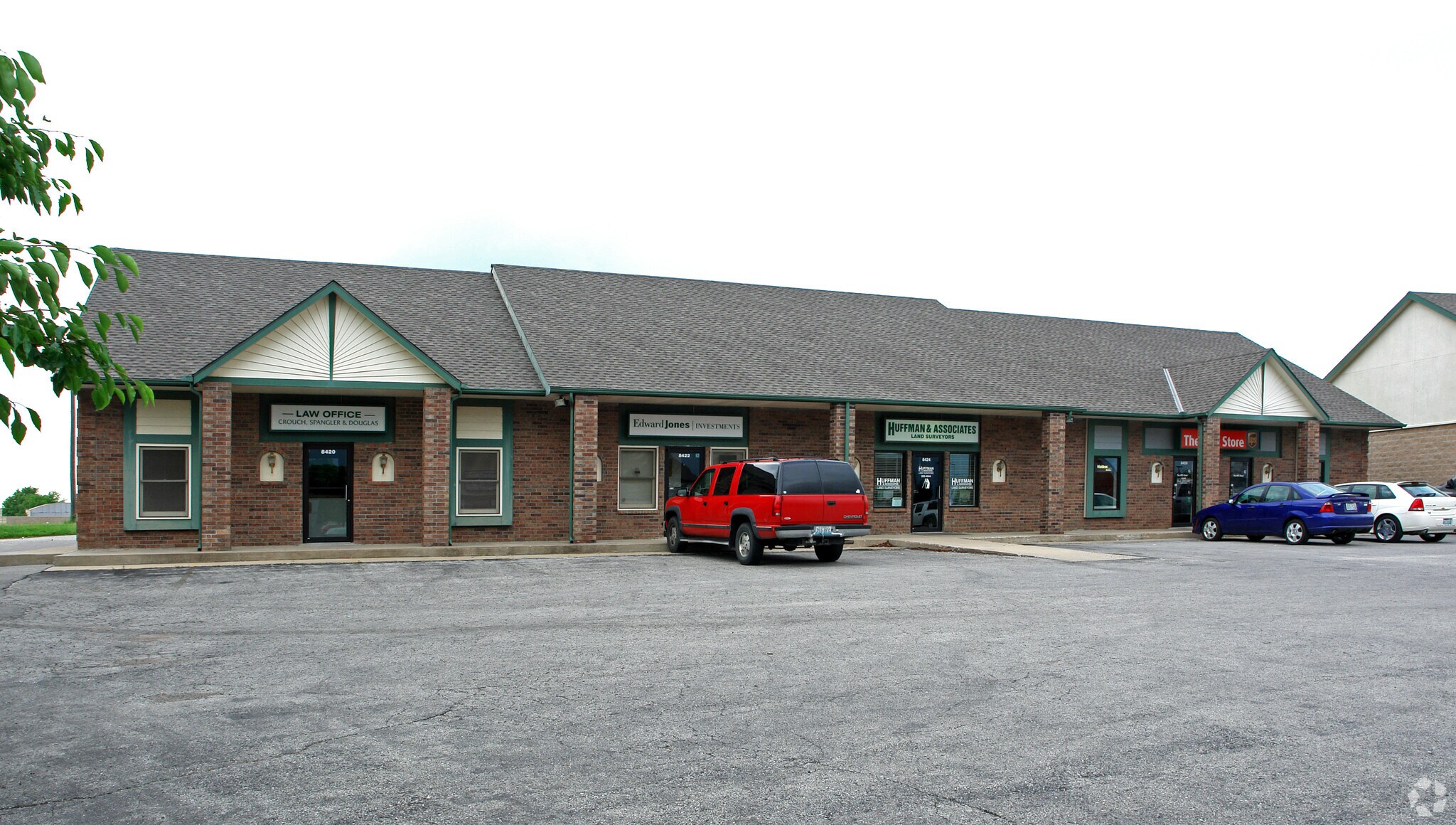 8420-8428 Clint Dr, Belton, MO for sale Primary Photo- Image 1 of 3