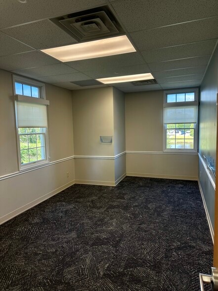 1305 Corporate Dr, Hudson, OH for lease - Building Photo - Image 3 of 19