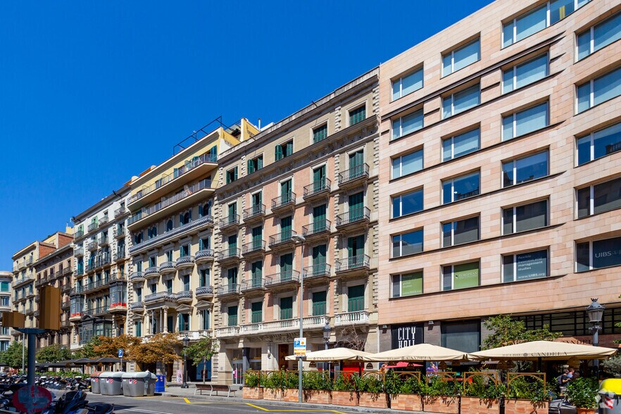 Office in Barcelona, Barcelona for lease - Building Photo - Image 3 of 5