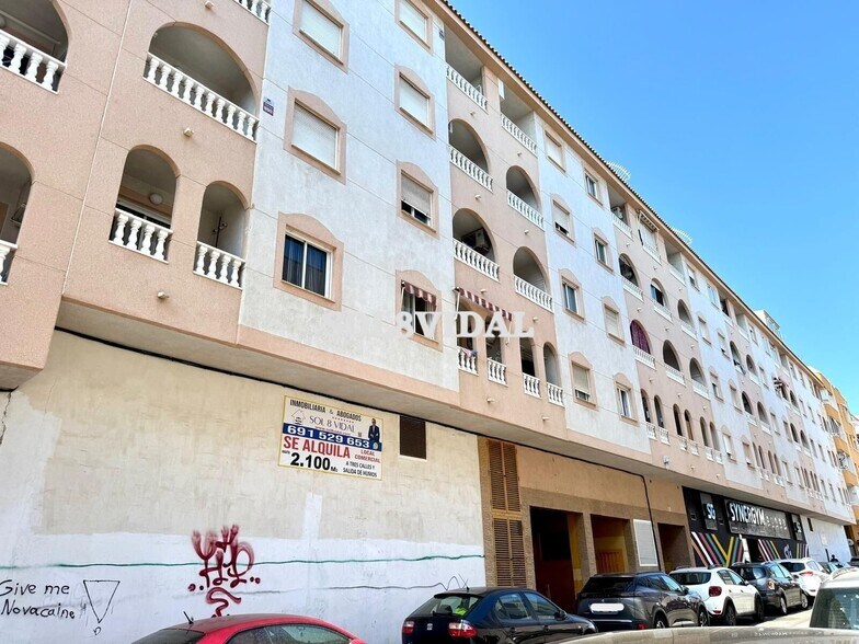 Carrer San Pascual, 235, Torrevieja, Alicante à louer - Photo du bâtiment - Image 3 de 30