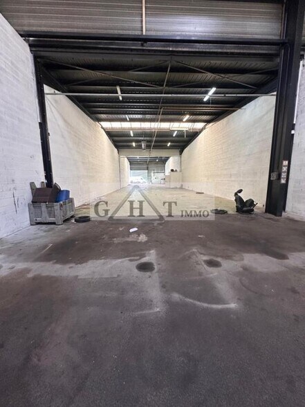 Industrial in SAINT-OUEN-L'AUMONE for lease - Interior Photo - Image 2 of 4