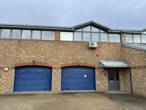 Newark Clos, Royston à louer Photo du bâtiment- Image 2 de 4