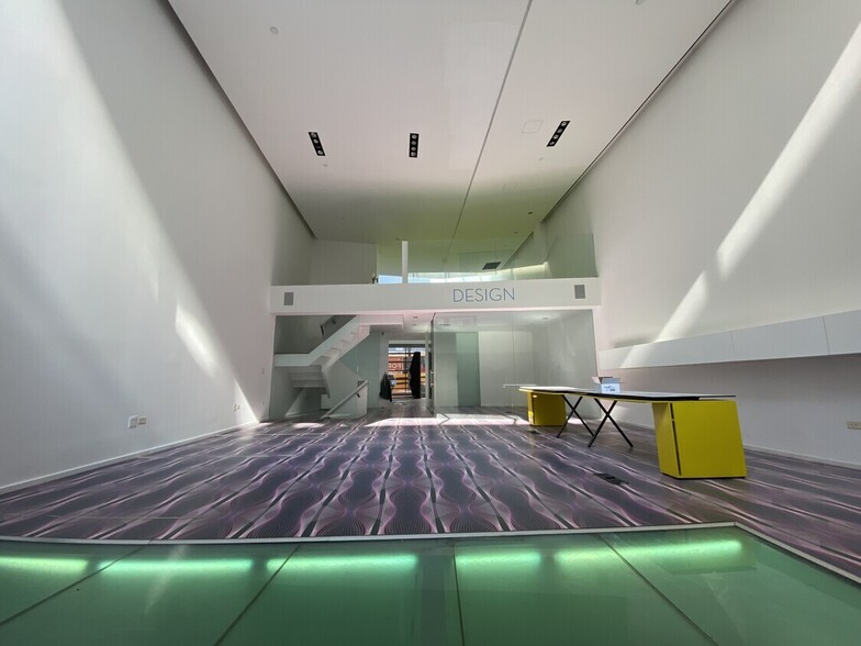 428 W 54th St, New York, NY for sale - Interior Photo - Image 2 of 8