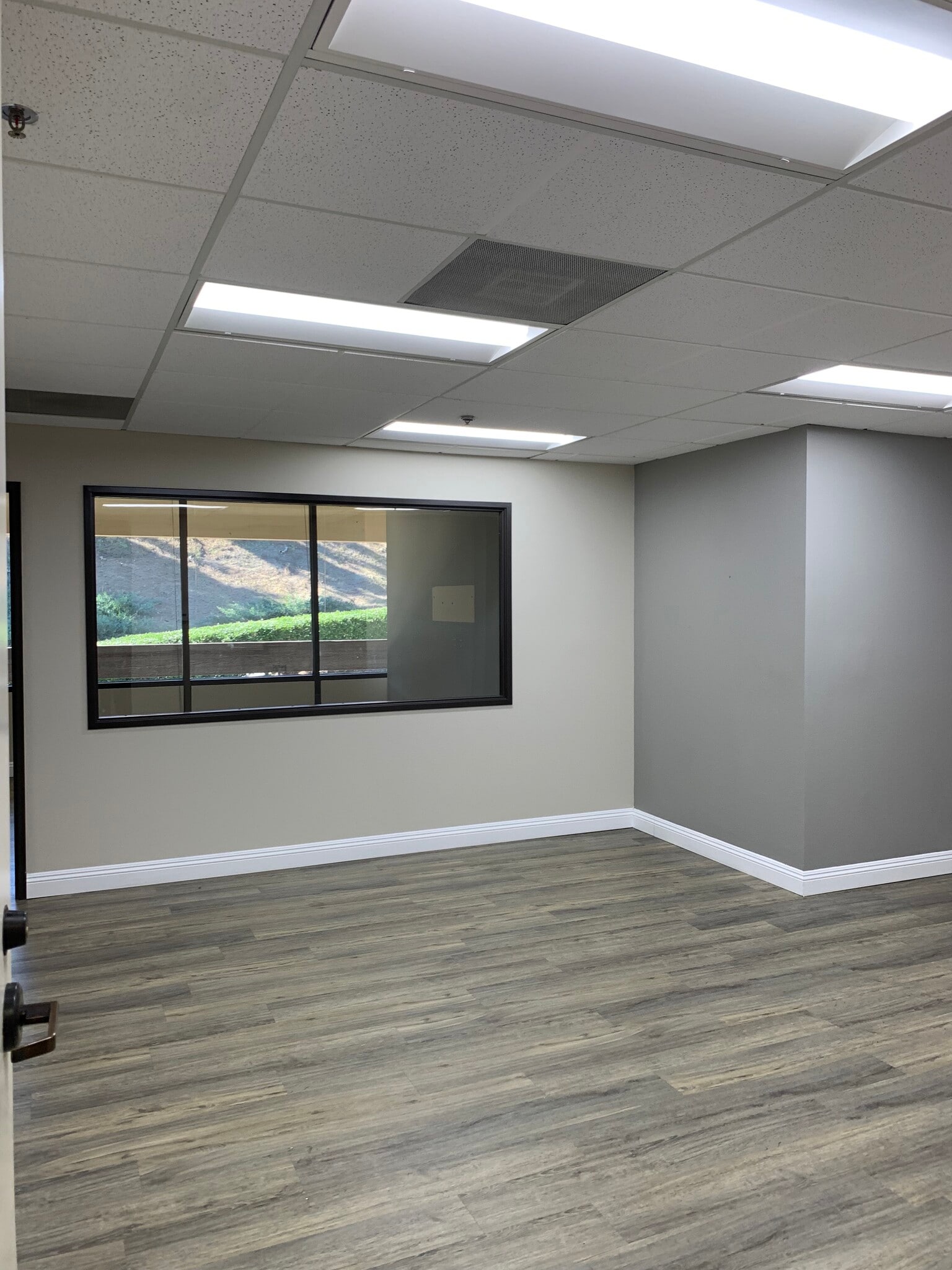 16885 W Bernardo Dr, San Diego, CA à louer Photo intérieure- Image 1 de 9