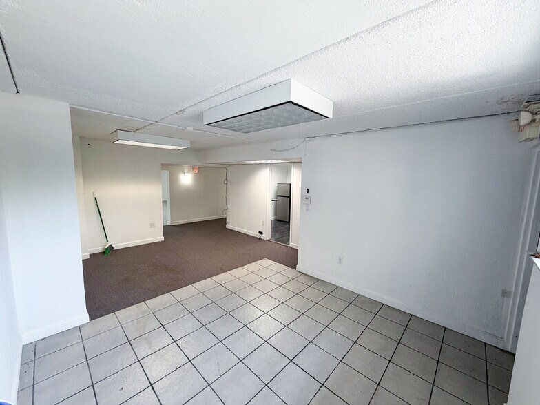 18500 NE 5th Ave, Miami Gardens, FL à louer - Photo intérieure - Image 3 de 5