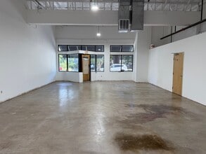 1423-1431 SE 23rd Ave, Portland, OR for sale Interior Photo- Image 2 of 2