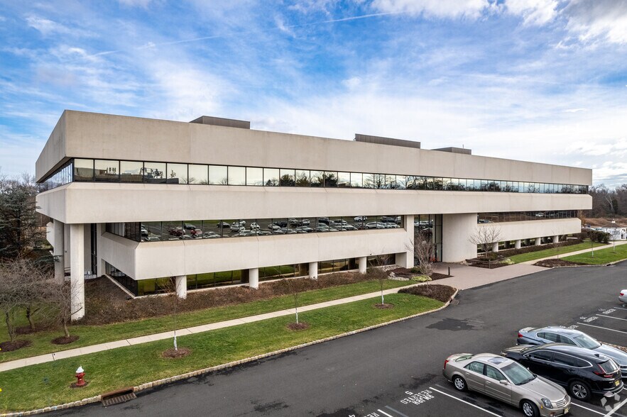 1200 Route 22 E, Bridgewater, NJ à louer - Photo du bâtiment - Image 1 de 29