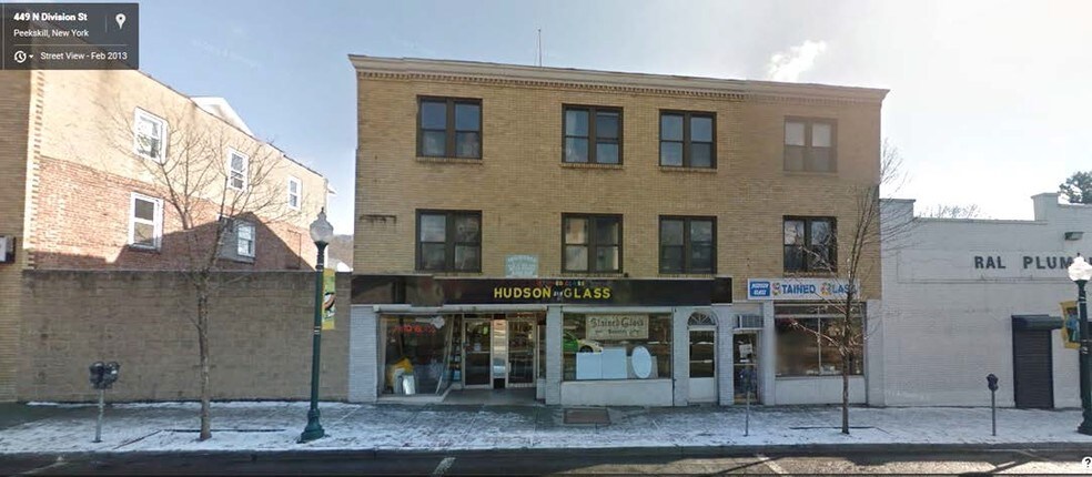 215 N Division St, Peekskill, NY à vendre - Photo principale - Image 1 de 1