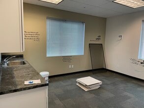 32650 State Route 20, Oak Harbor, WA à louer Photo du bâtiment- Image 2 de 2