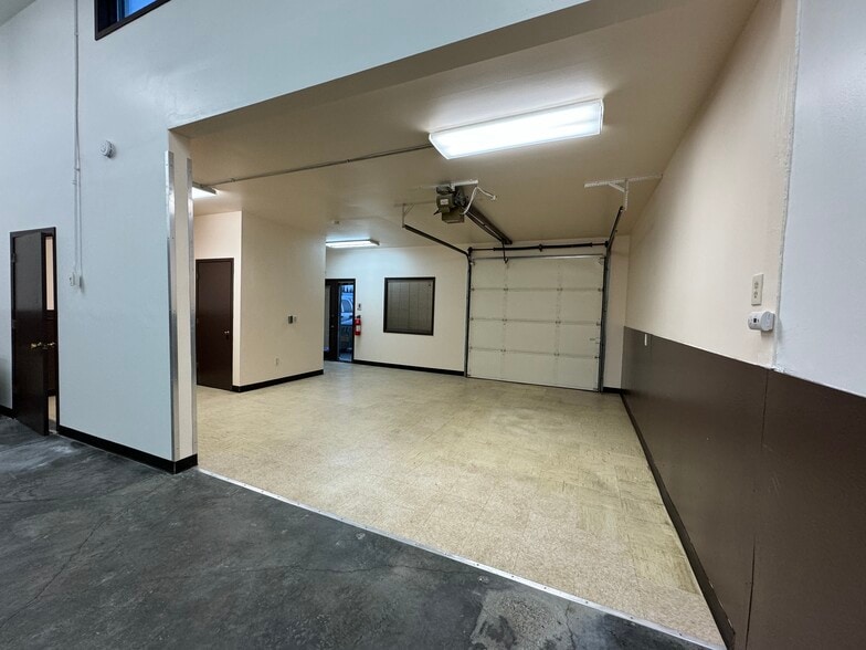 401 N Willow St, Kenai, AK for lease - Interior Photo - Image 3 of 12