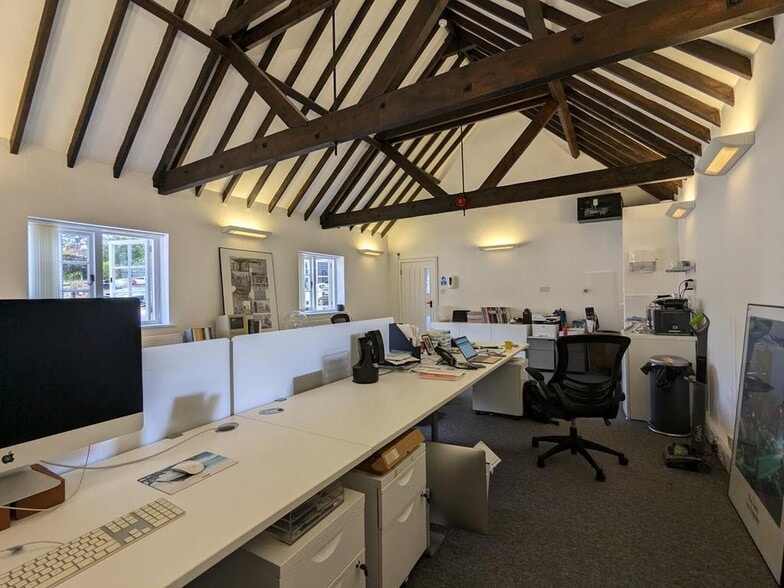 Seale, Seale for lease - Interior Photo - Image 3 of 6