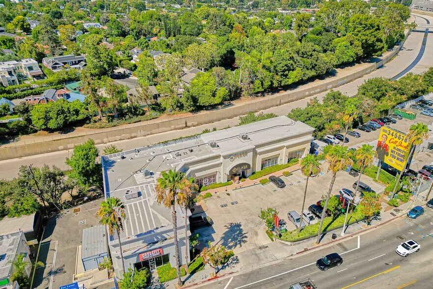 11561 ventura studio city CA 91604 Blvd, Studio City, CA à louer - Photo du bâtiment - Image 3 de 20