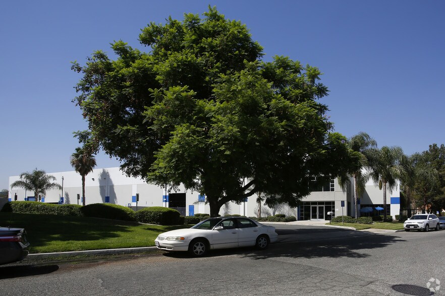 4200 Garner Rd, Riverside, CA à vendre - Photo du bâtiment - Image 2 de 4