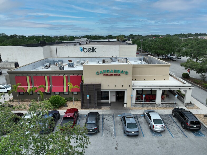 910 3rd St SW, Winter Haven, FL à vendre - Photo du bâtiment - Image 2 de 7