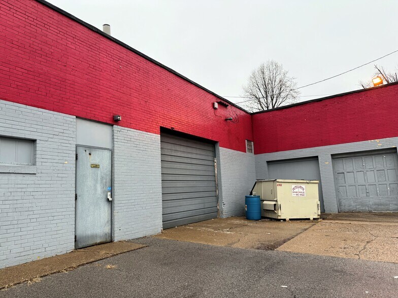 630 Middle Ave, Elyria, OH à louer - Photo du bâtiment - Image 2 de 10