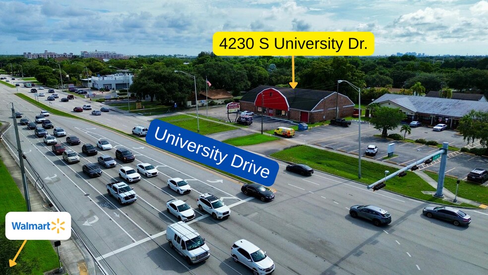 4230 University Dr, Fort Lauderdale, FL à vendre - Photo du bâtiment - Image 2 de 9