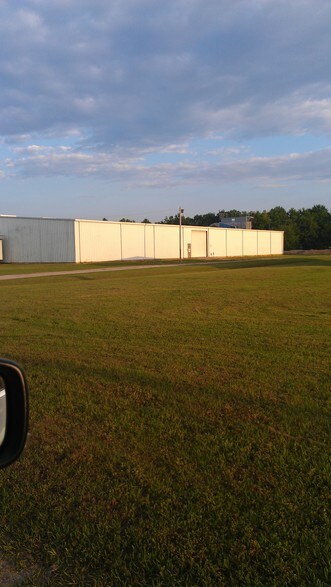 164 County Camp Rd, Kingstree, SC à vendre - Photo du bâtiment - Image 2 de 4
