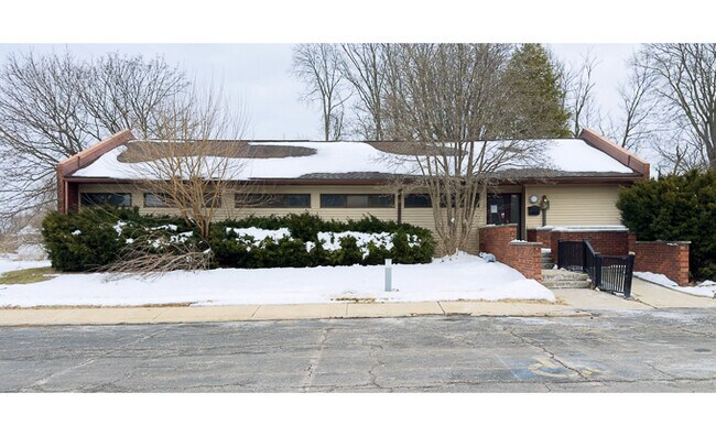 More details for 1515 W Walnut St, Jacksonville, IL - Office for Sale