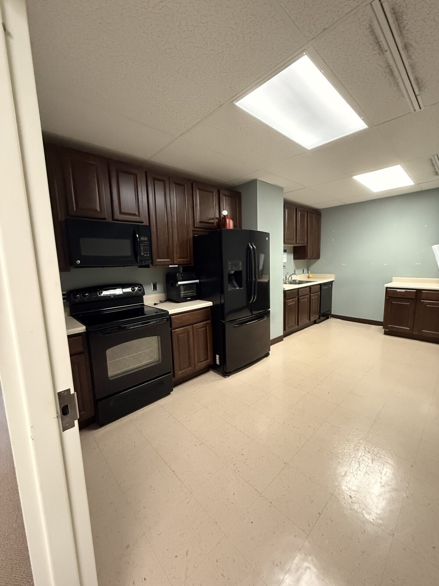 102 W 3rd St, Winston-Salem, NC for lease Interior Photo- Image 1 of 6