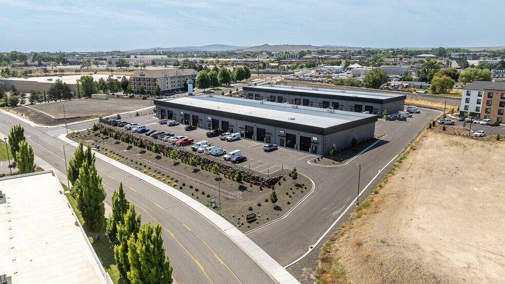 1333 Tapteal Dr, Richland, WA à louer - Photo du bâtiment - Image 3 de 16