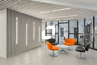 Office in Boulogne-Billancourt for lease Interior Photo- Image 2 of 7