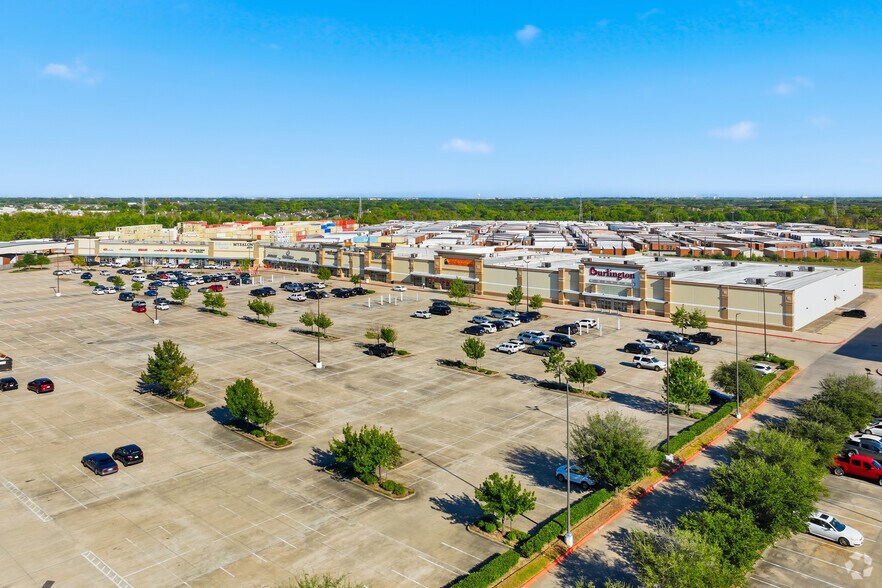 4531-4589 East Sam Houston Pky S, Pasadena, TX à louer - Aérien - Image 3 de 19